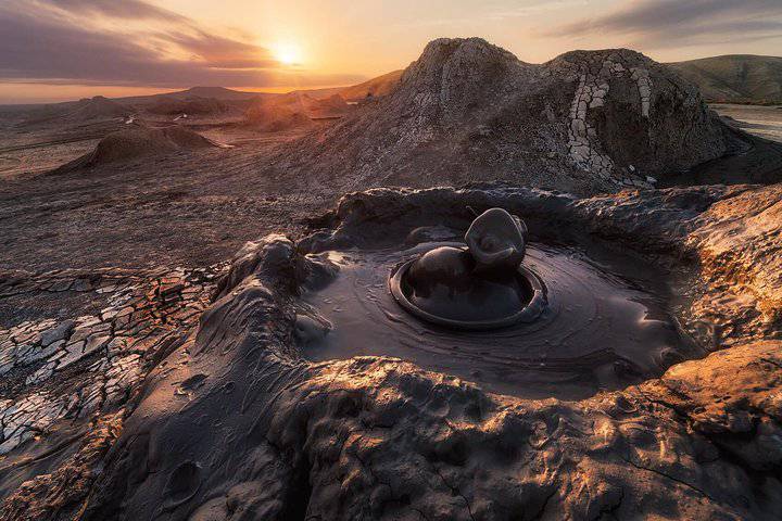 Mud Volcanoes & Gobustan Half-Day Tour from Baku